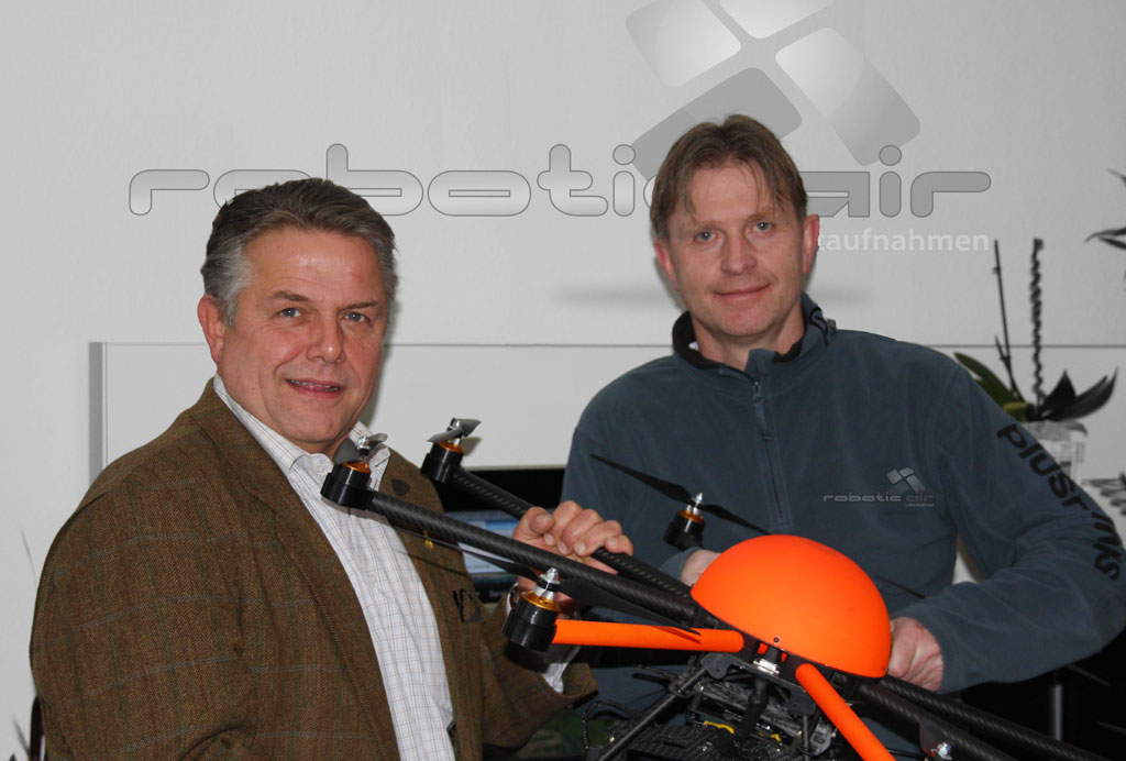 Bundestagsabgeordneter Klaus-Peter Willsch zu Besuch bei Robotic Air